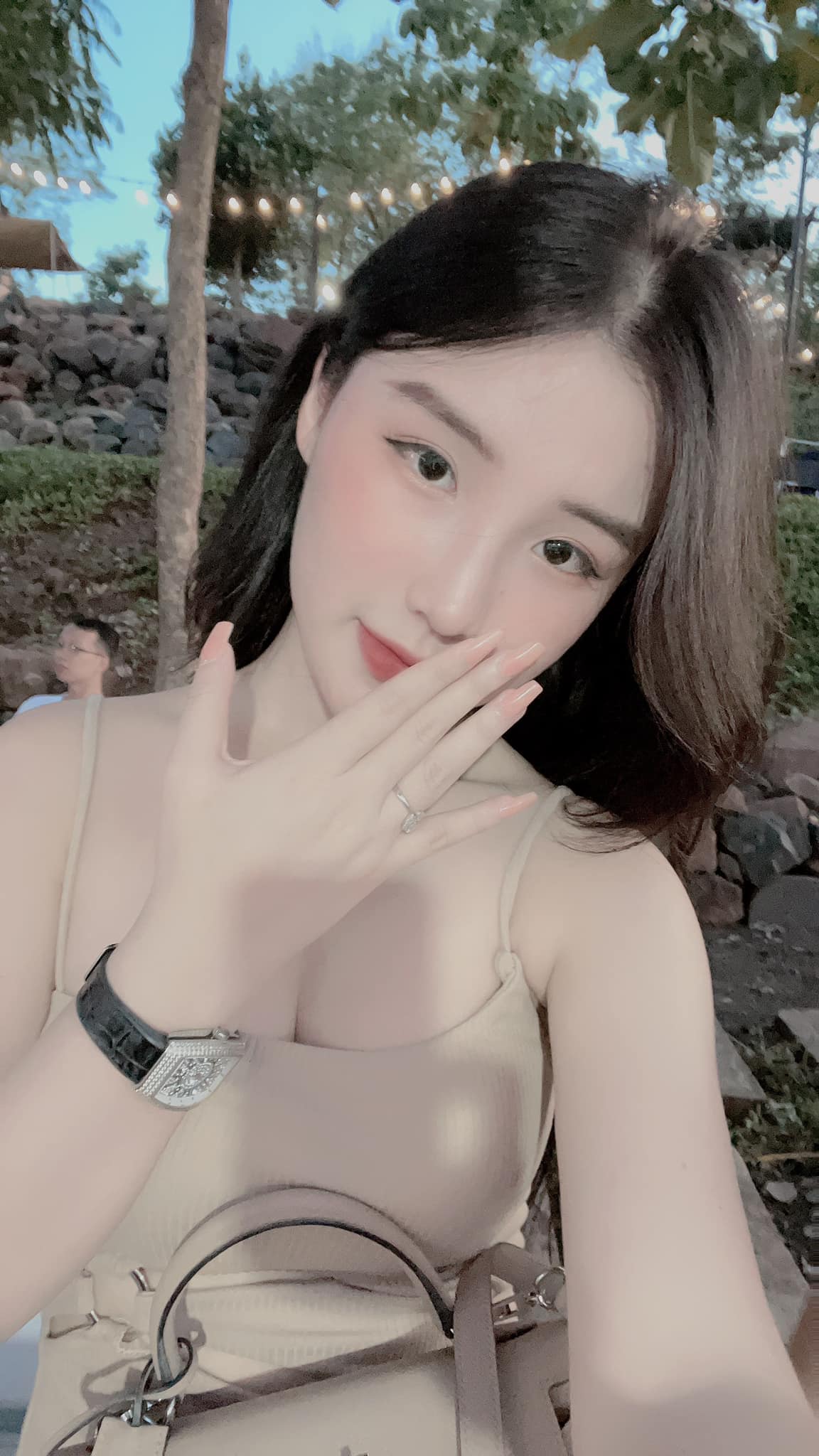 Hạnh Khuyên id=100022783484728
