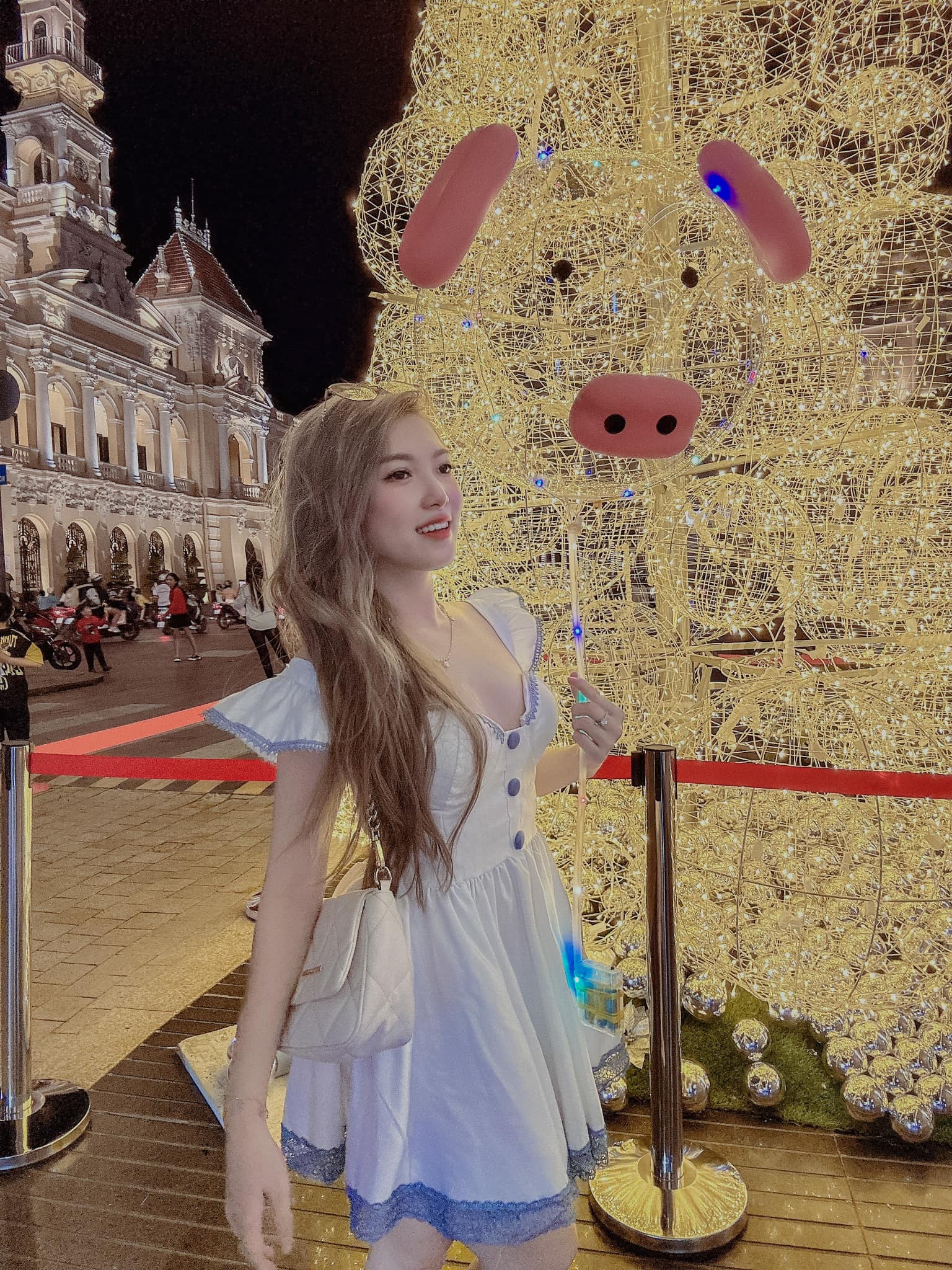 Heo Mi Nhon nganss.less.1