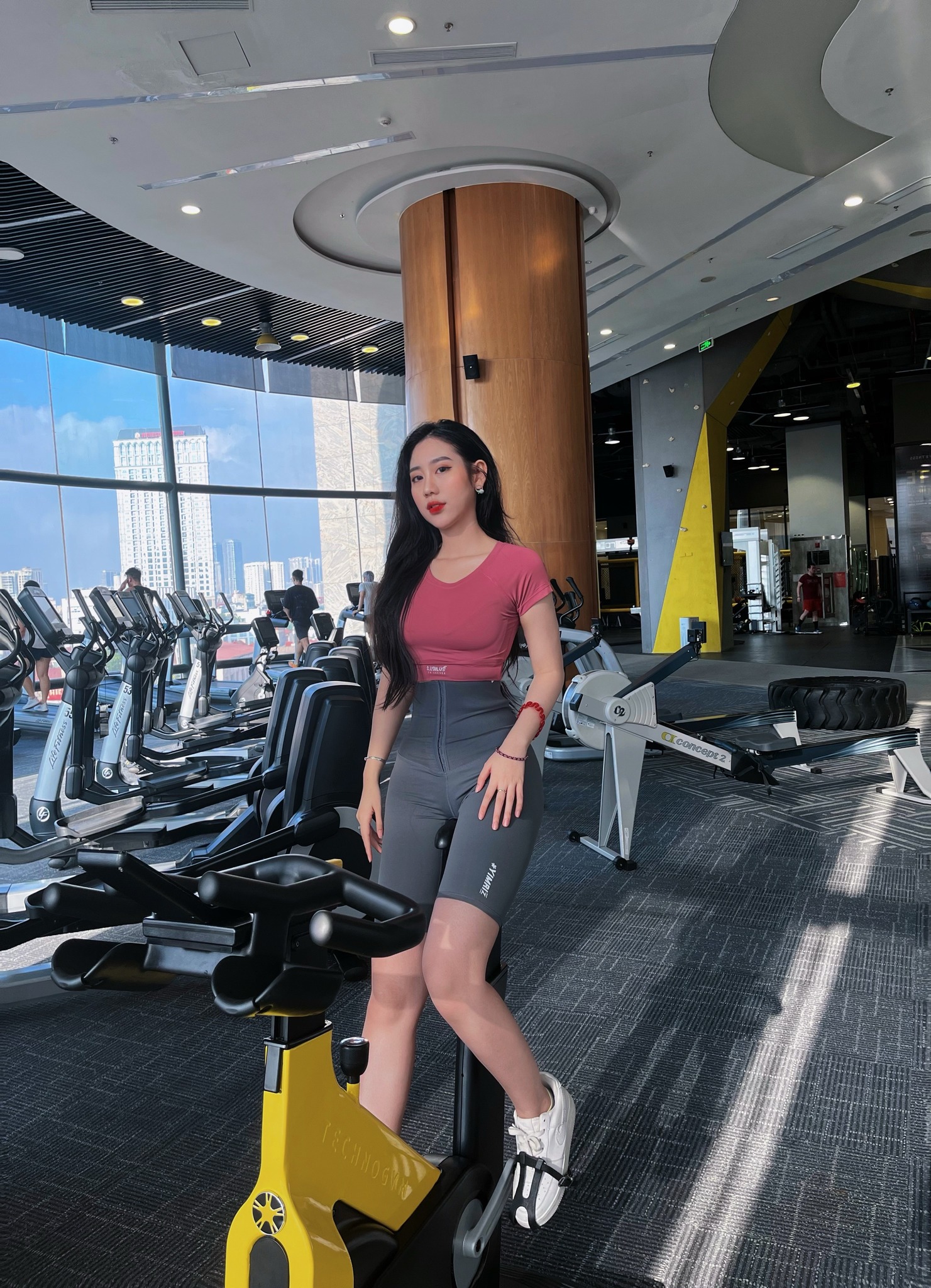 Hoa Tường Vy ĐT Hà Lan puns.pie