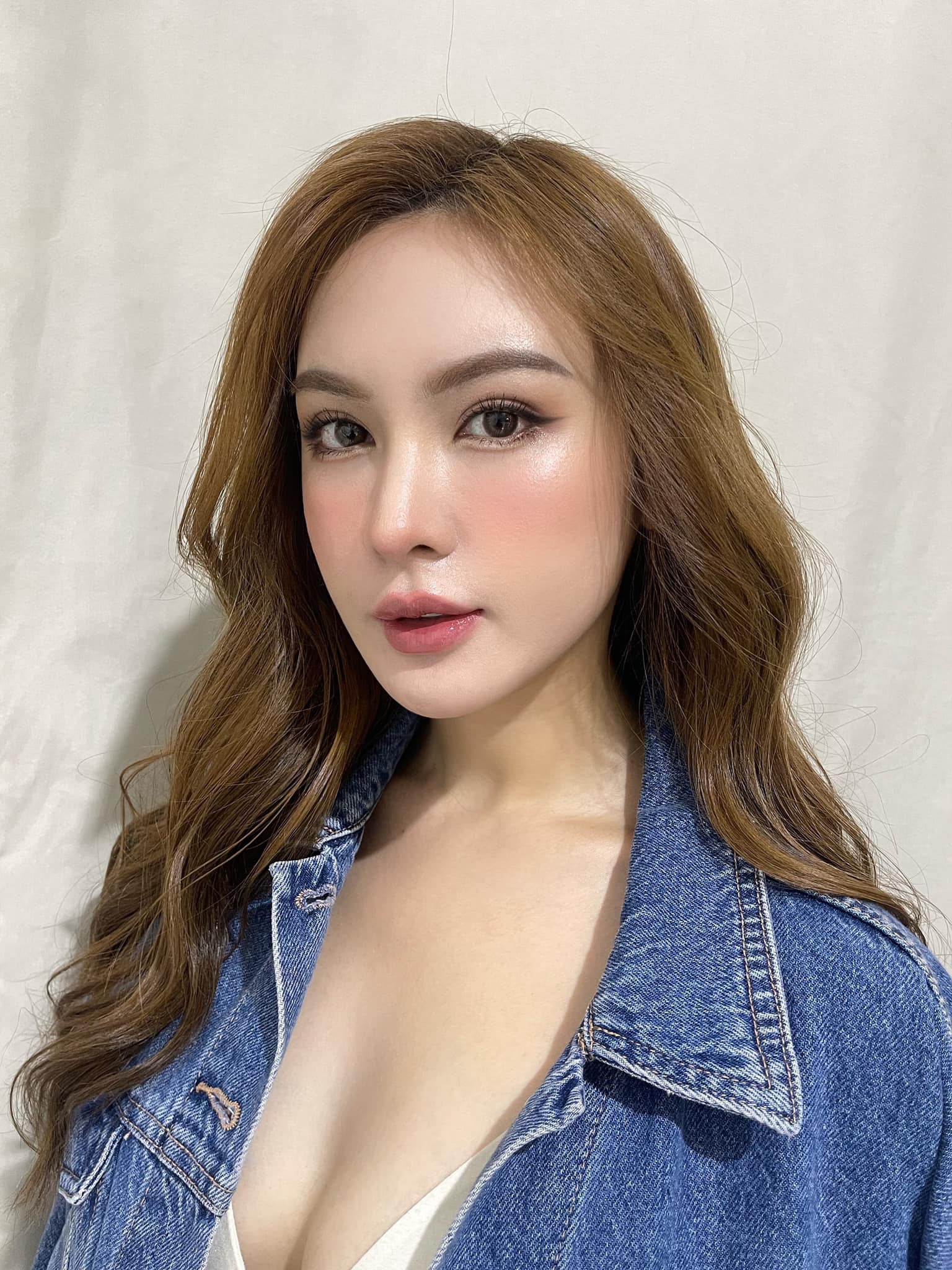 Kelly Nguyễn Kellyzit