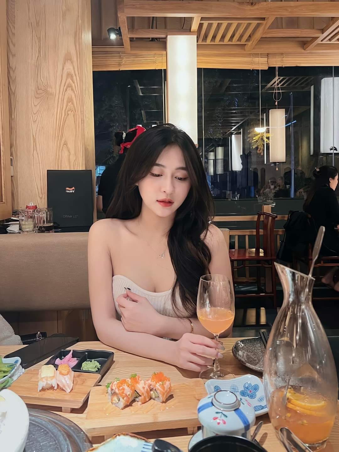 Hình ảnh gái xinh, Girl xinh Việt Nam, Photo gái xinh, Hot face hiện nay, Hình ảnh gái xinh cute, Ảnh gái đẹp, Hot girl dễ thương nhất Việt Nam Linh Linh id=100076986403058