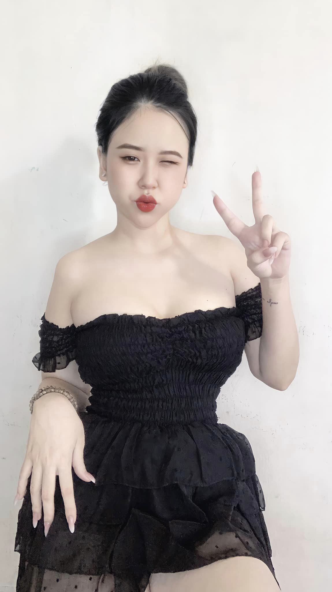 Ngọc Trinh id=100022902420052