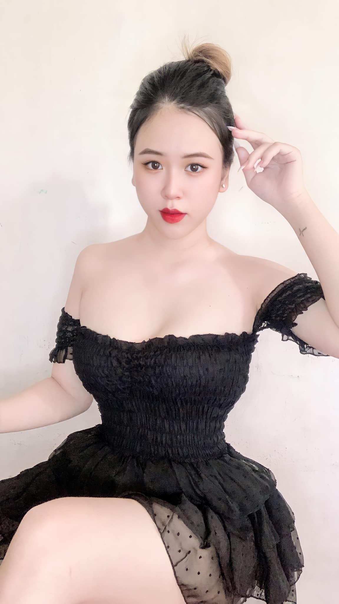 Ngọc Trinh id=100022902420052