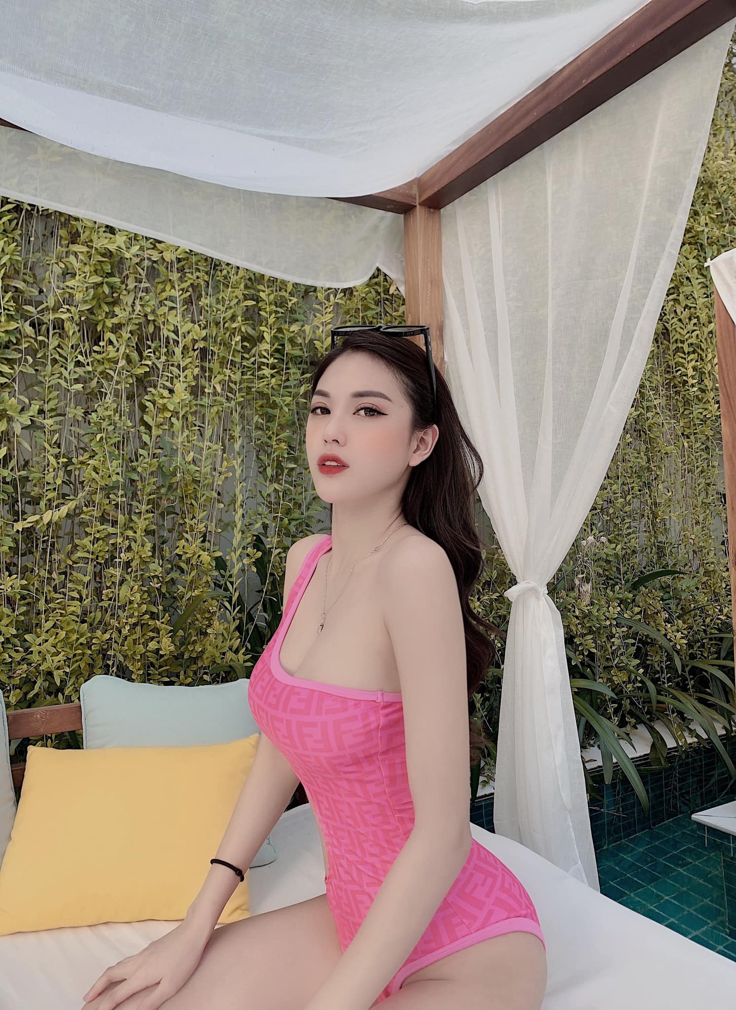 Nguyễn Linh Chi linhchinguyen312 Sexy girls