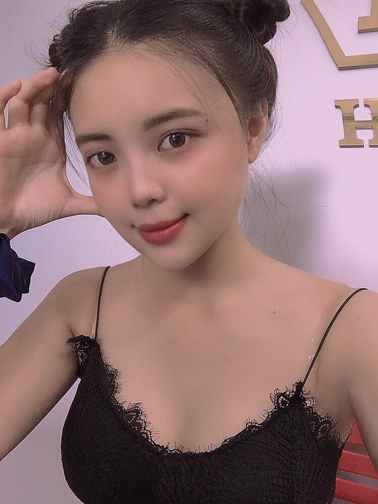 Phạm Nguyễn Hạ Vi harley.pham1701