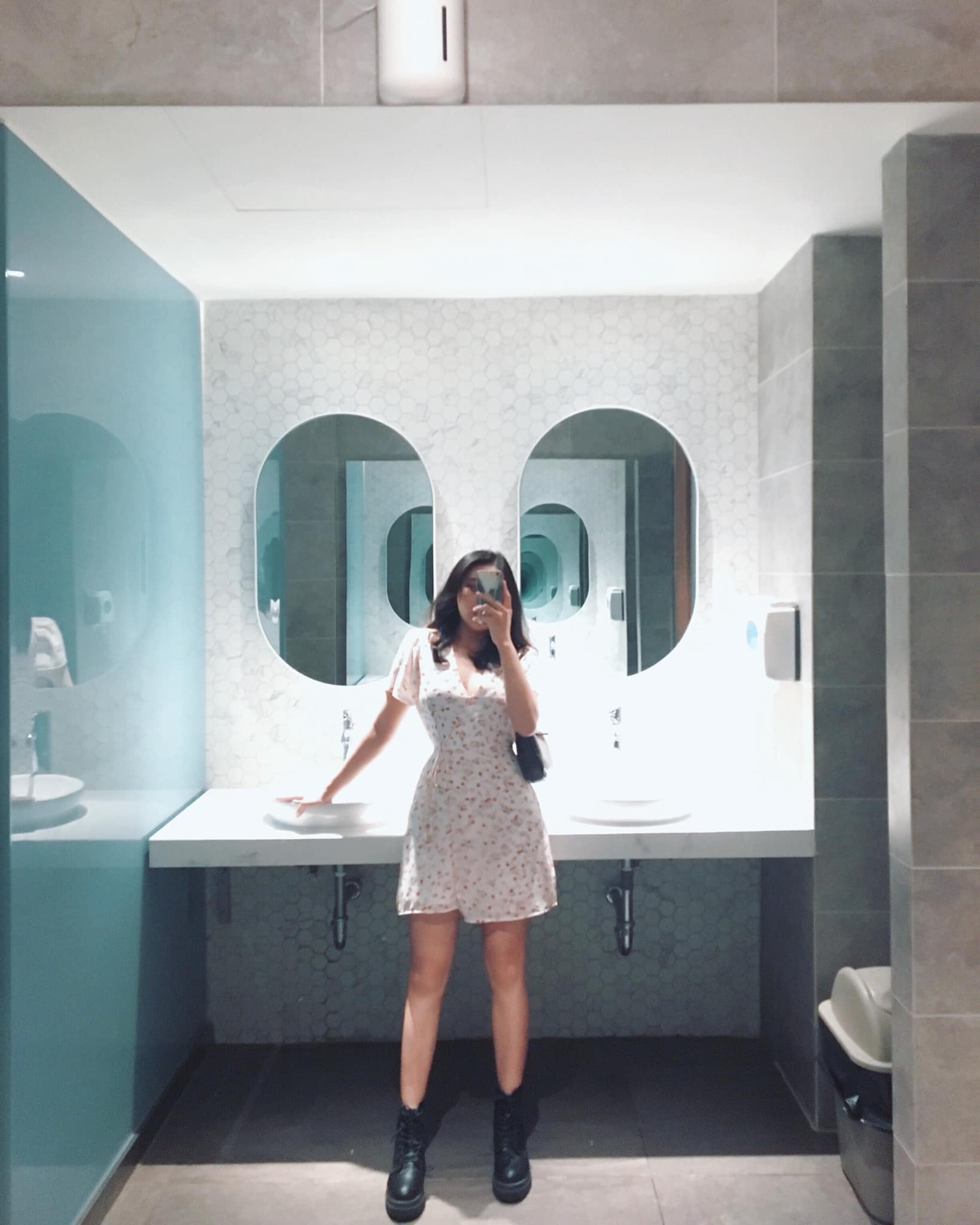 Phạm Nguyễn Hạ Vi harley.pham1701