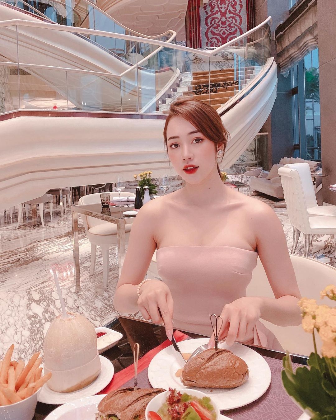 Phạm Thu Hằng ĐT Úc hangghabi