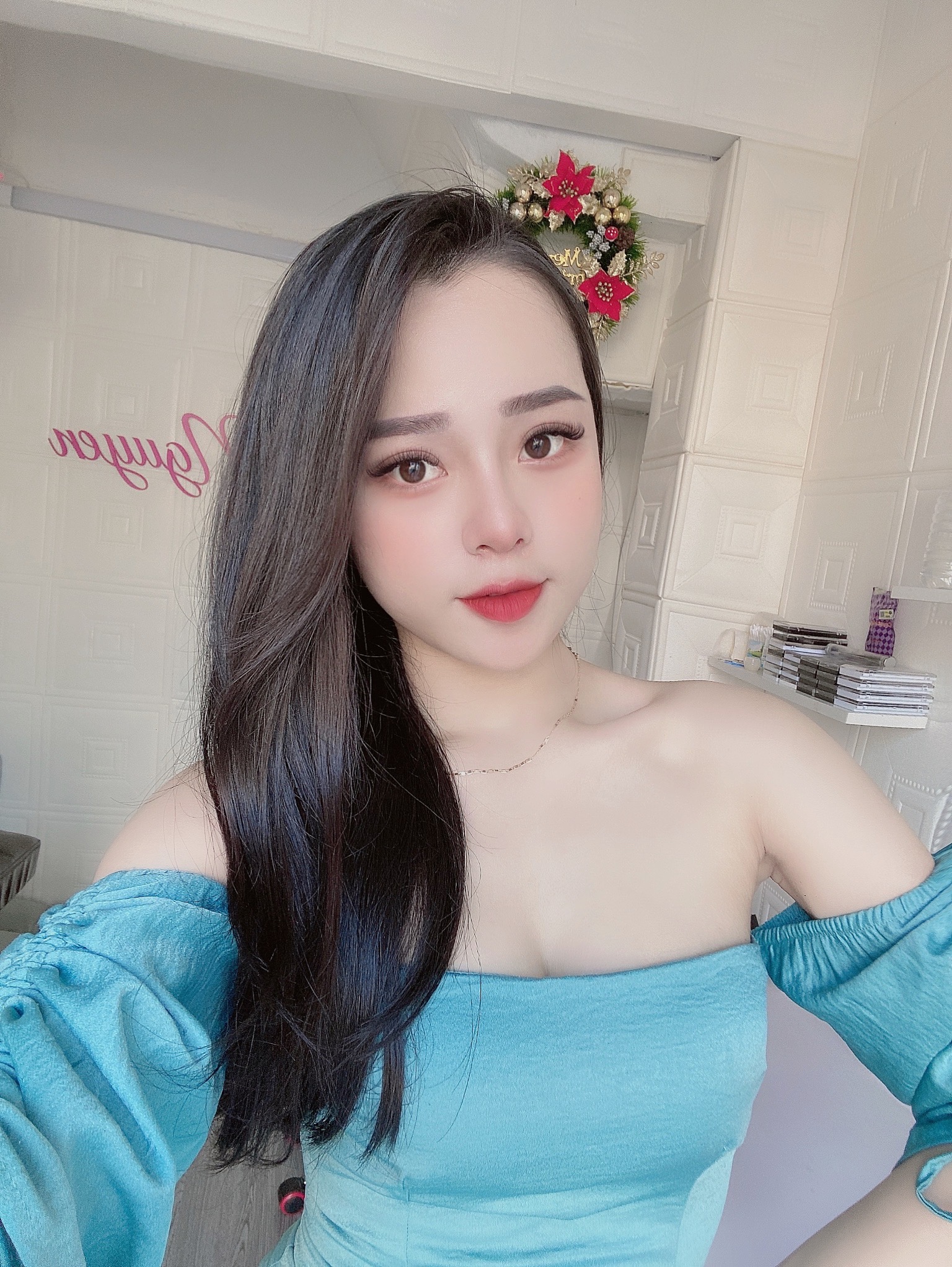 Thùy Linh Nguyễn profile.php?id=id=100071065833321 Link facebook, Hotgirl Facebook, Gái xinh facebook, KOLs facebook, Ảnh gái xinh, Hotgirl