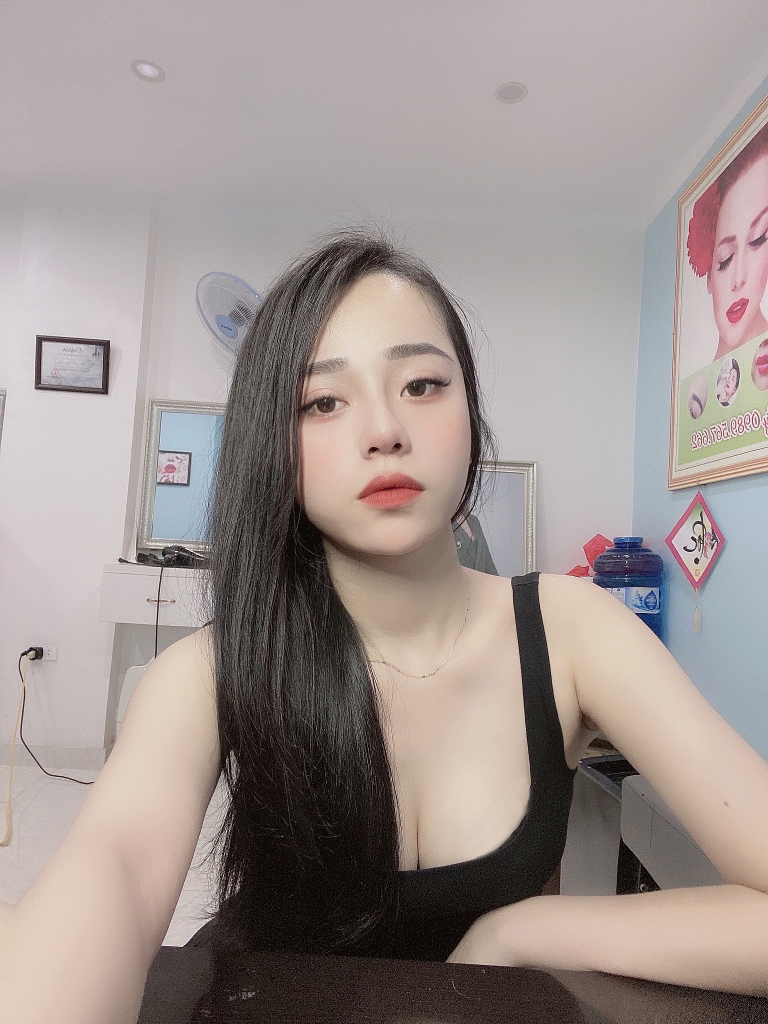 Thùy Linh Nguyễn profile.php?id=id=100071065833321 Link facebook, Hotgirl Facebook, Gái xinh facebook, KOLs facebook, Ảnh gái xinh, Hotgirl