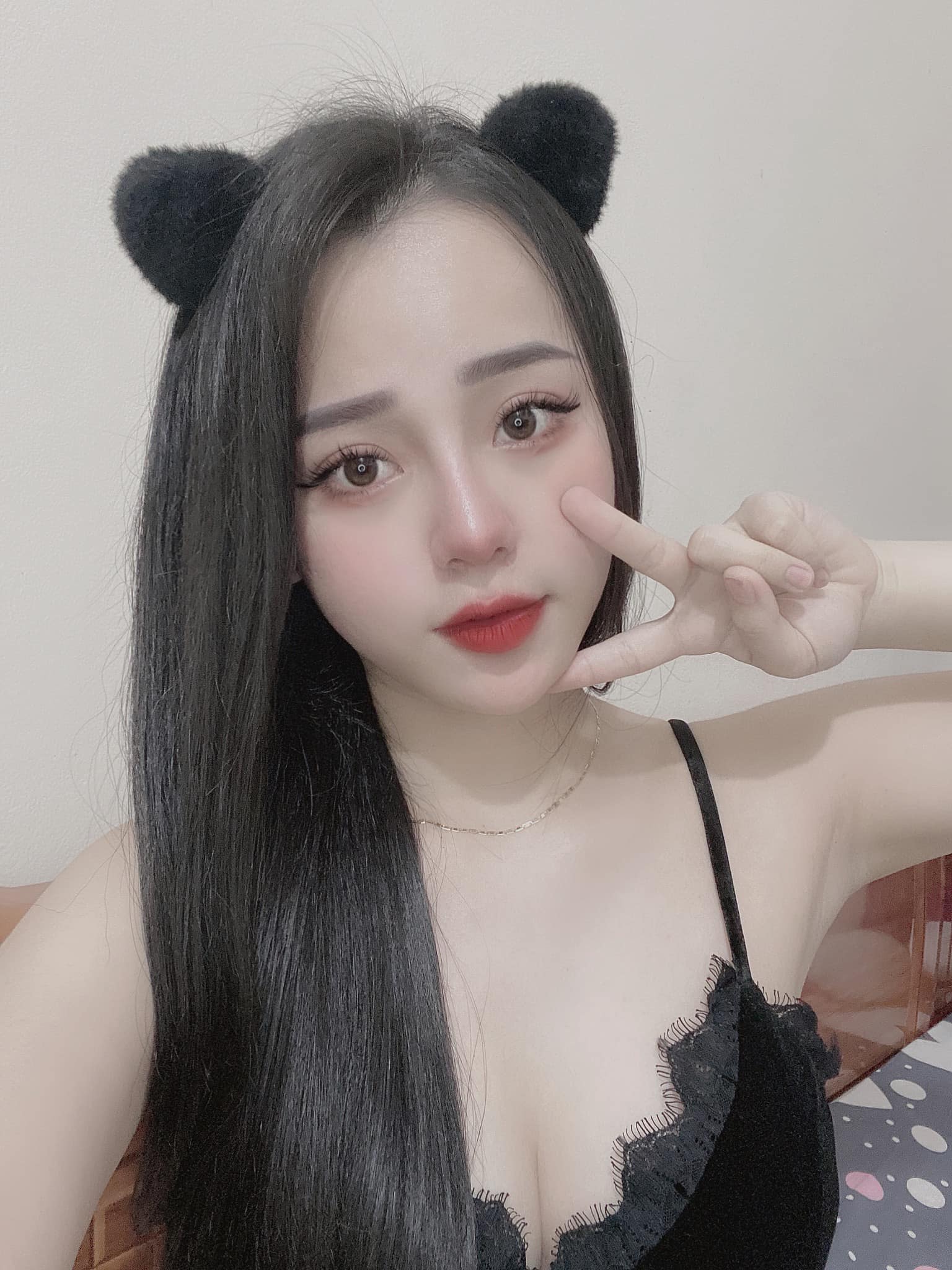 Thùy Linh Nguyễn profile.php?id=id=100071065833321 Link facebook, Hotgirl Facebook, Gái xinh facebook, KOLs facebook, Ảnh gái xinh, Hotgirl