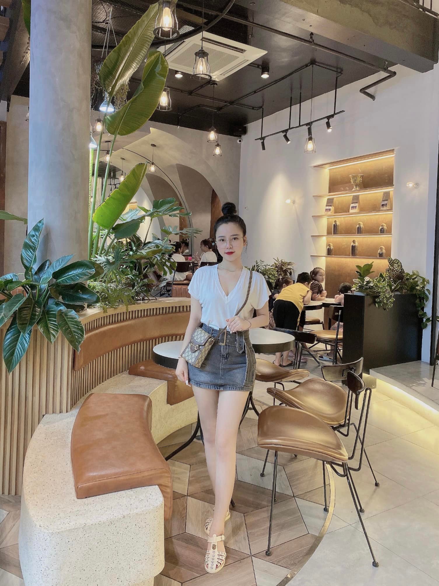 Link facebook, Hotgirl Facebook, Gái xinh facebook, KOLs facebook, Ảnh gái xinh, Hotgirl Thùy Linh Nguyễn profile.php?id=id=100071065833321