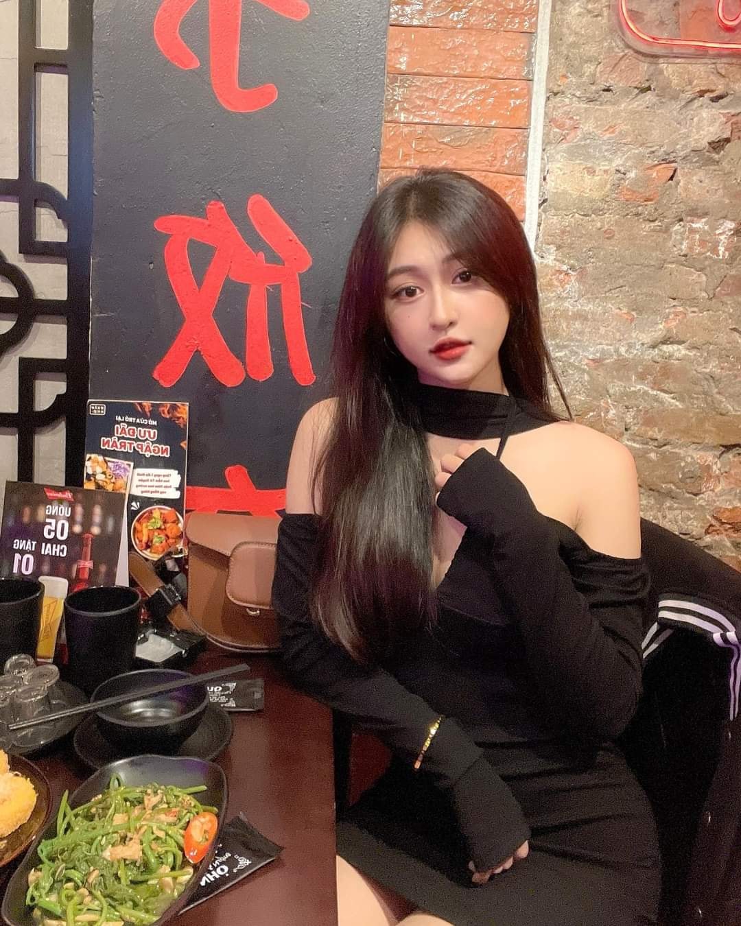 Trần Trúc Linh id=100076986403058