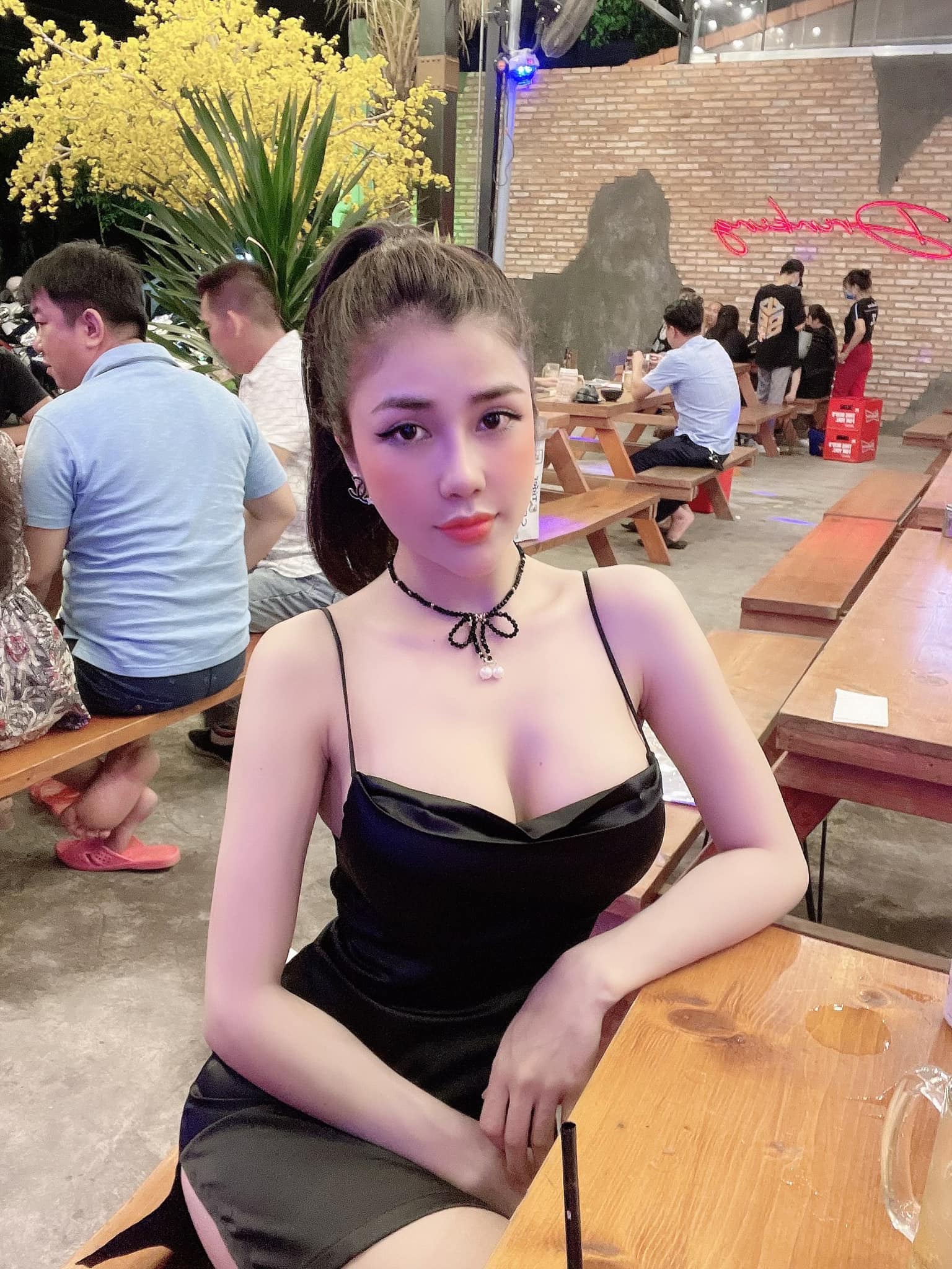 Tú Uyên id=100036012704838 Girl Sexy,