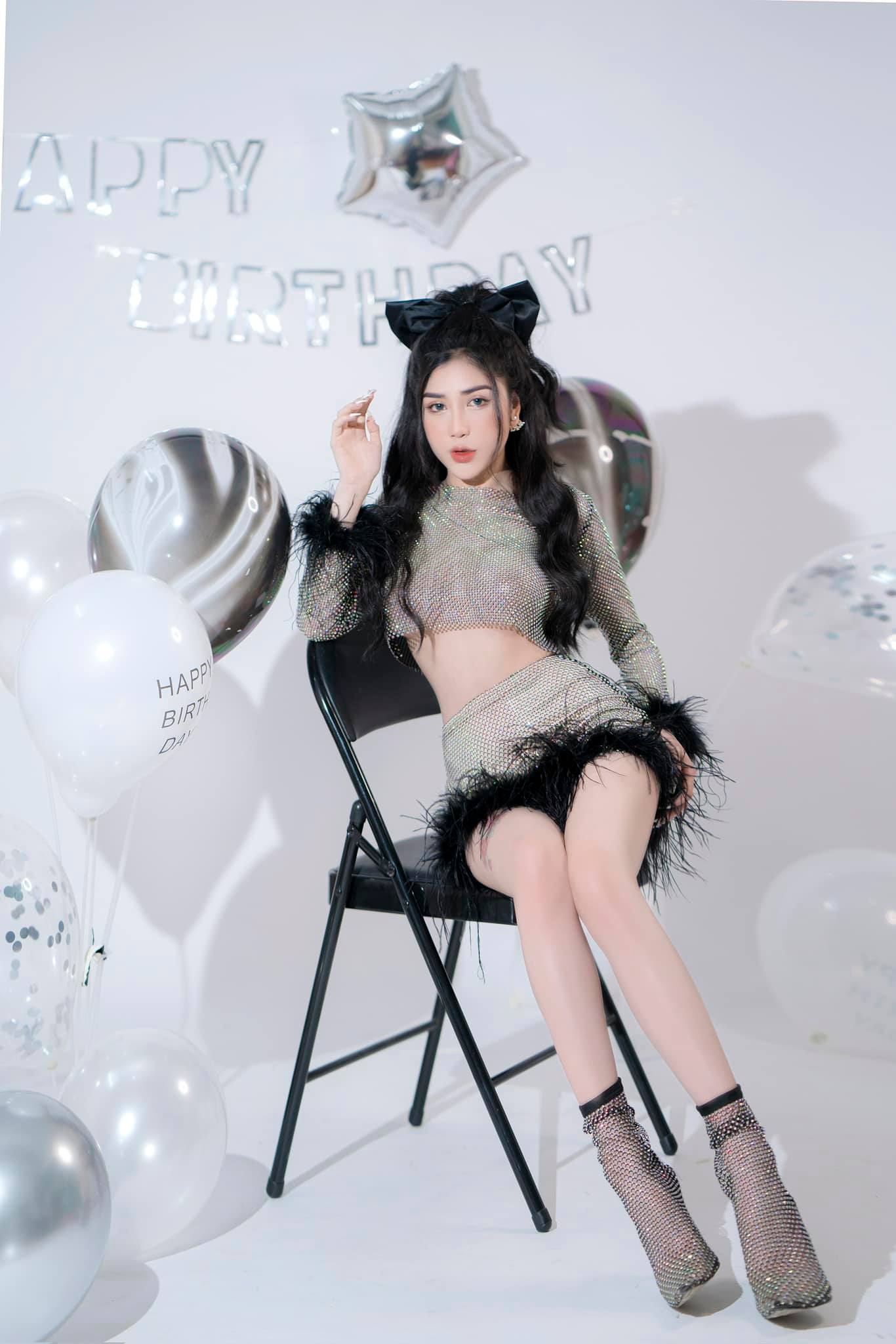 Girl Sexy, Tú Uyên id=100036012704838