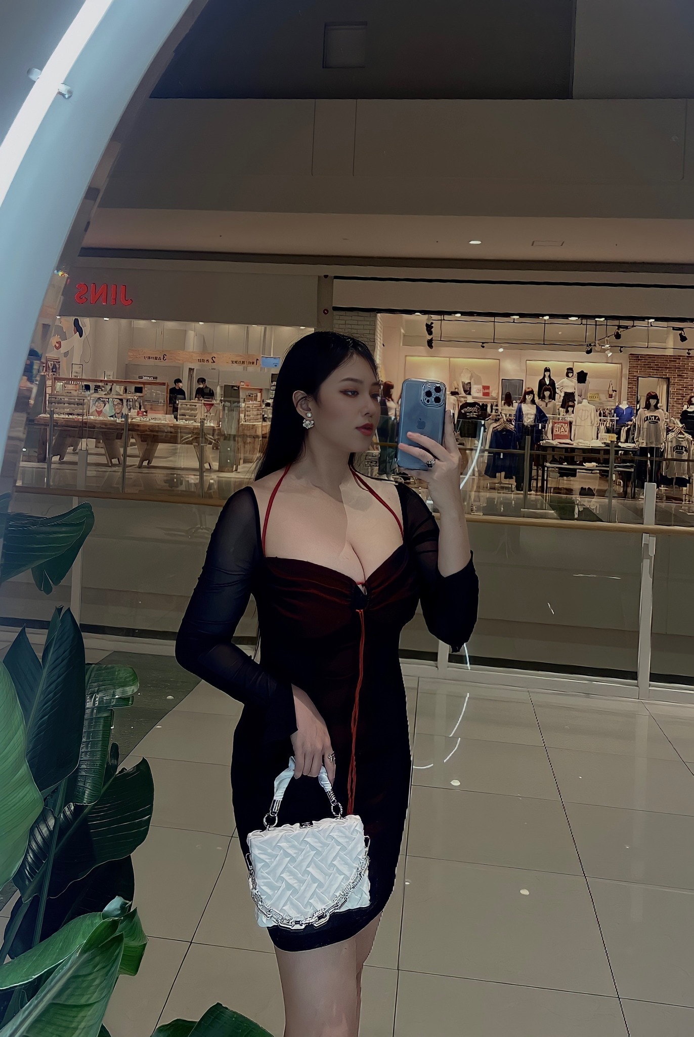 Hotgirl Tiktok, Hotgirl Facbook, Sexy, R1 Võ Thị Yến Nhi id=100011329367087